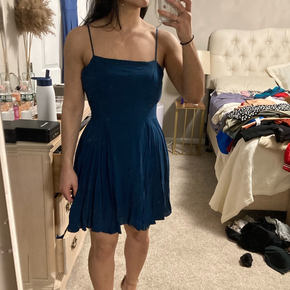 ✨Open Back Flowy Dress✨ - Picture 2 of 5